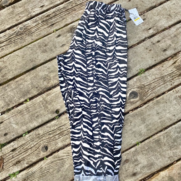 NWT Calvin Klein Zebra-Print Linen Tab-Cuff Pants - Picture 4 of 7